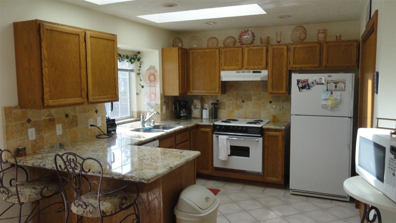 6918 N DOUGLASS - Photo 3