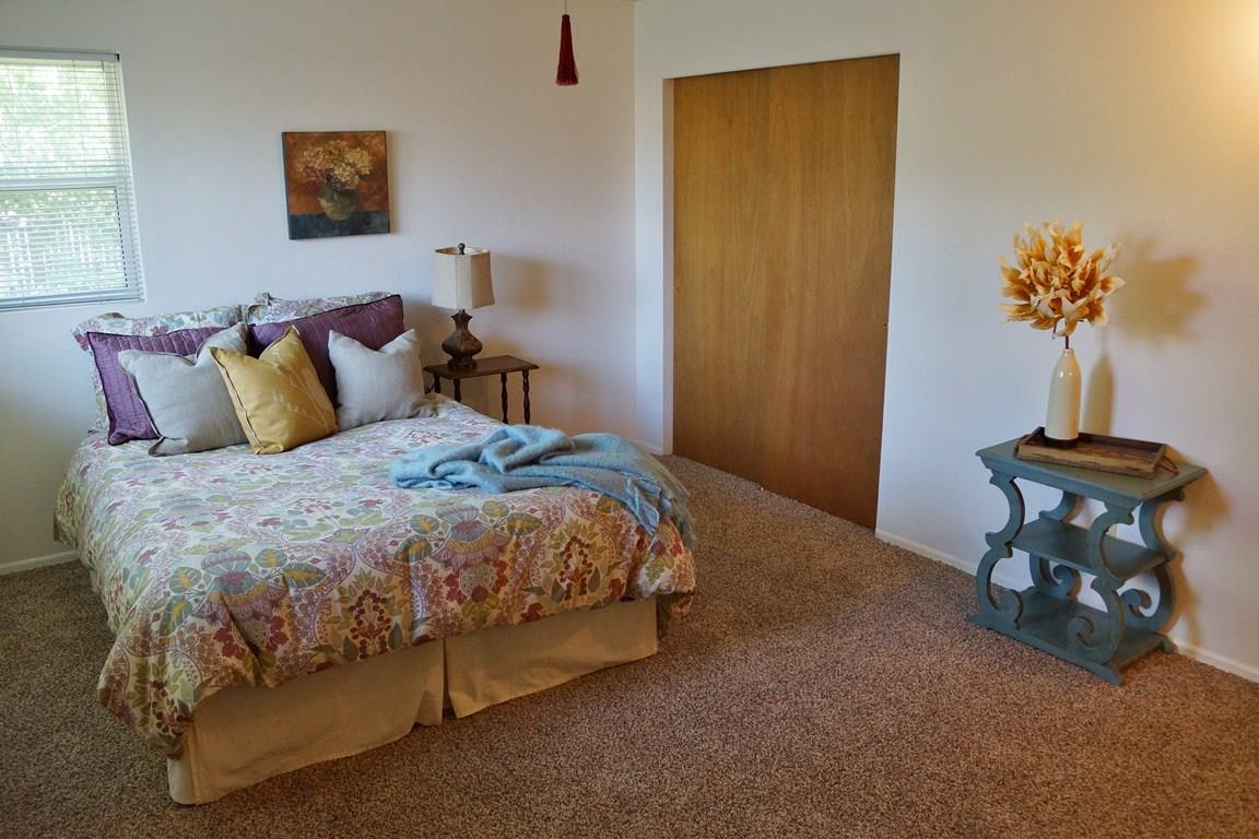 3520 W Woodside Ave - Photo 13
