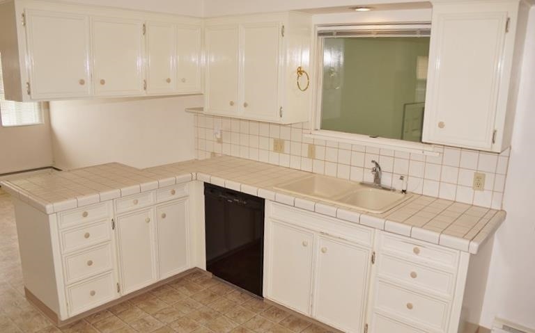 3520 W Woodside Ave - Photo 8