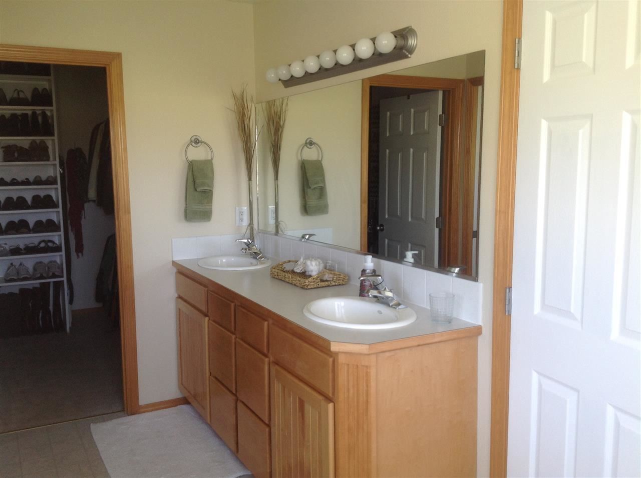 220 E Chattaroy Rd - Photo 11