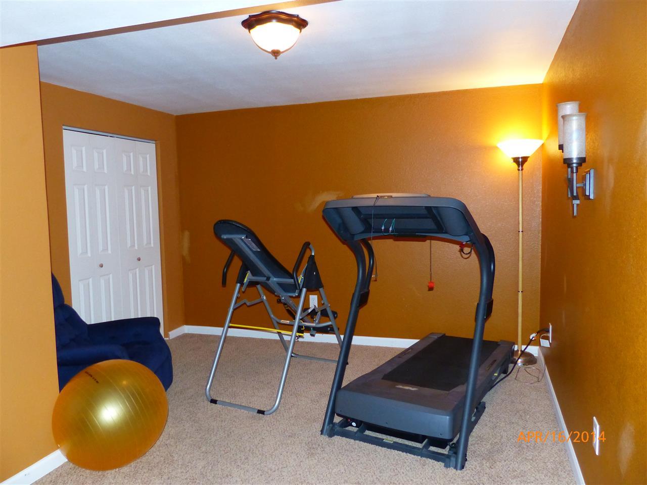 220 E Chattaroy Rd - Photo 16