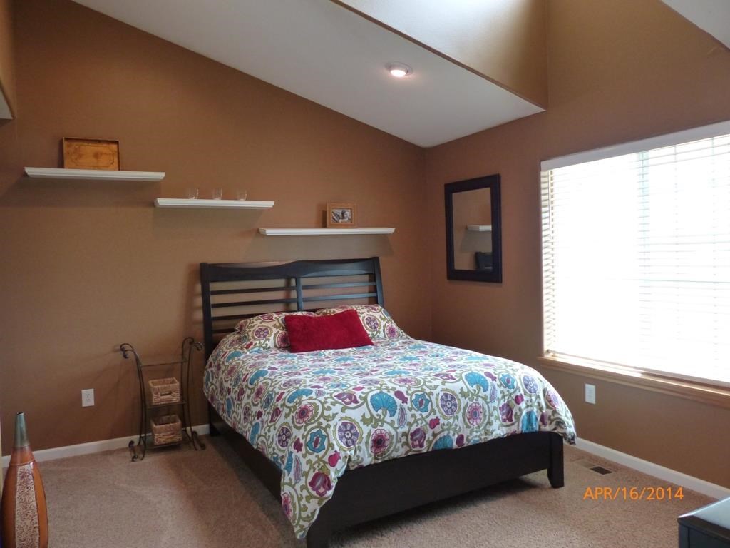 220 E Chattaroy Rd - Photo 9