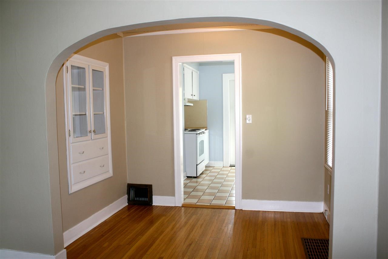 716 E 38TH - Photo 3