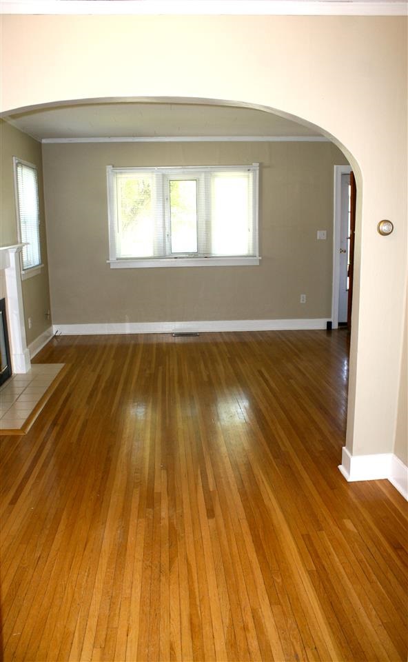 716 E 38TH - Photo 4