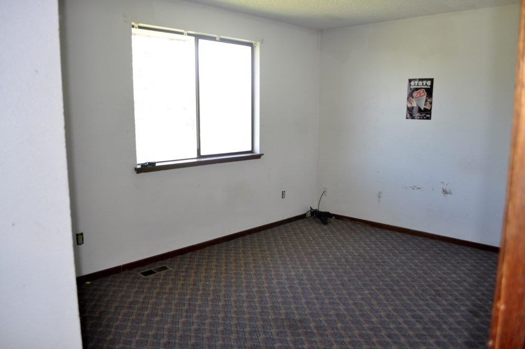 12619 E 31st Ave - Photo 10