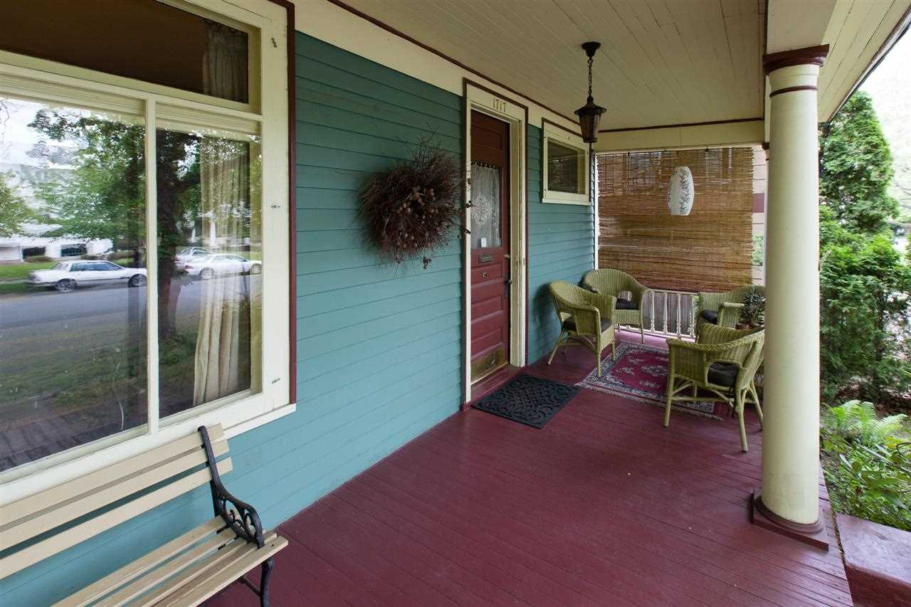 1717 W 10th Ave - Photo 2