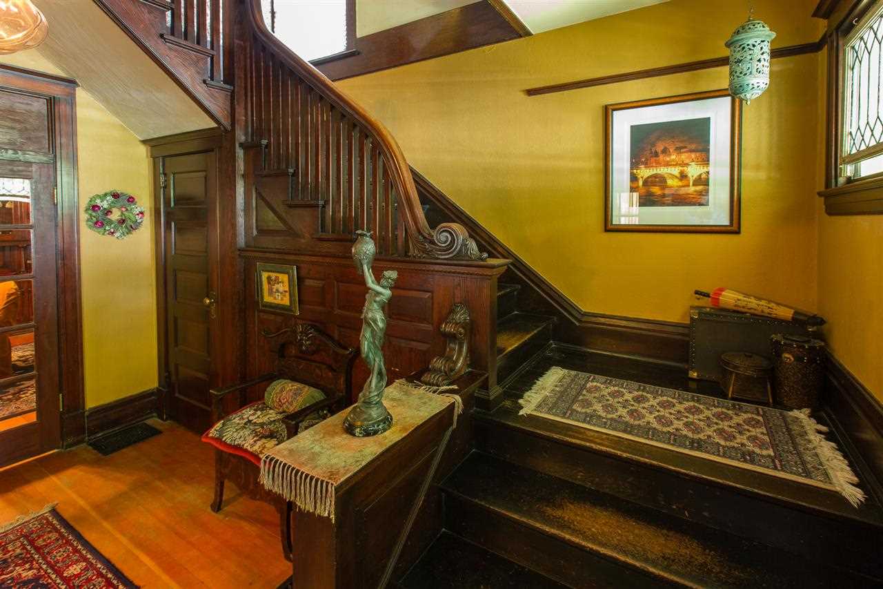 1717 W 10th Ave - Photo 3