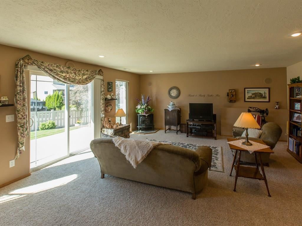 2825 S Chapman Rd - Photo 12