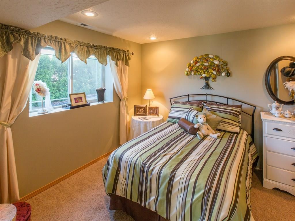 2825 S Chapman Rd - Photo 15