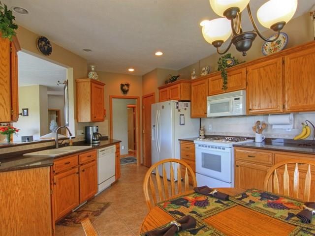 16612 E Secretariat Ln - Photo 8
