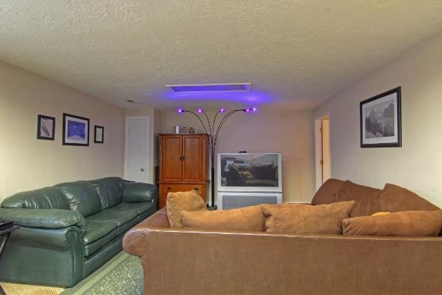2223 S Calvin - Photo 11