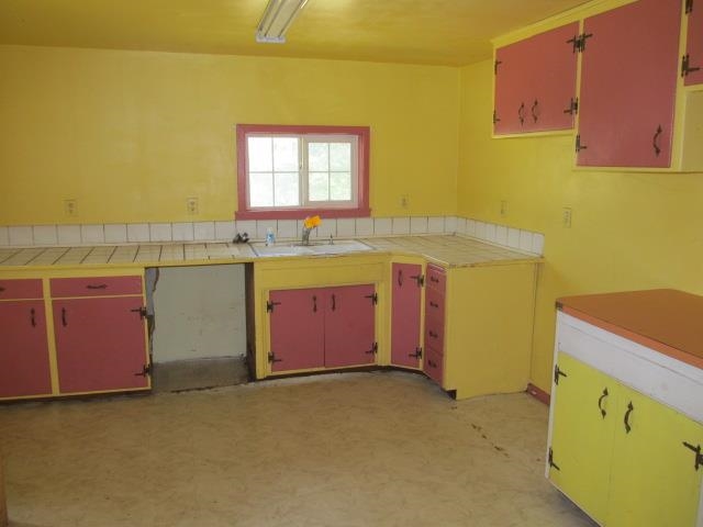 1385 N Railroad St - Photo 3