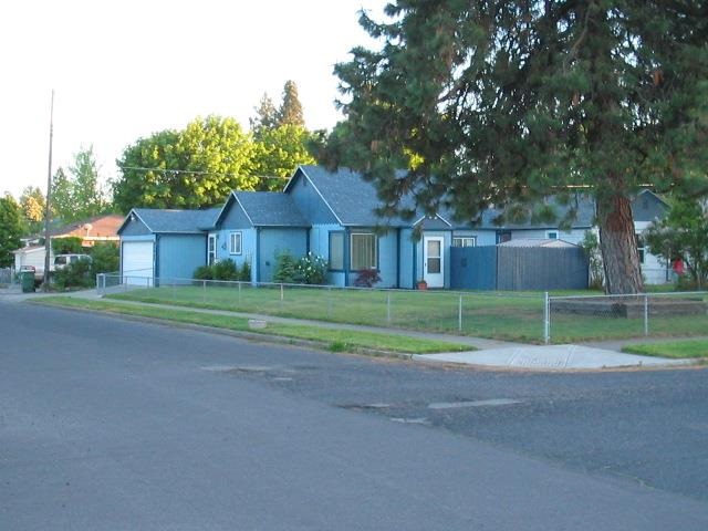 1128 E Queen - Photo 3