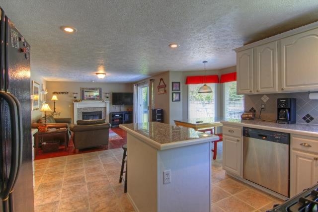 2111 E 45th - Photo 4