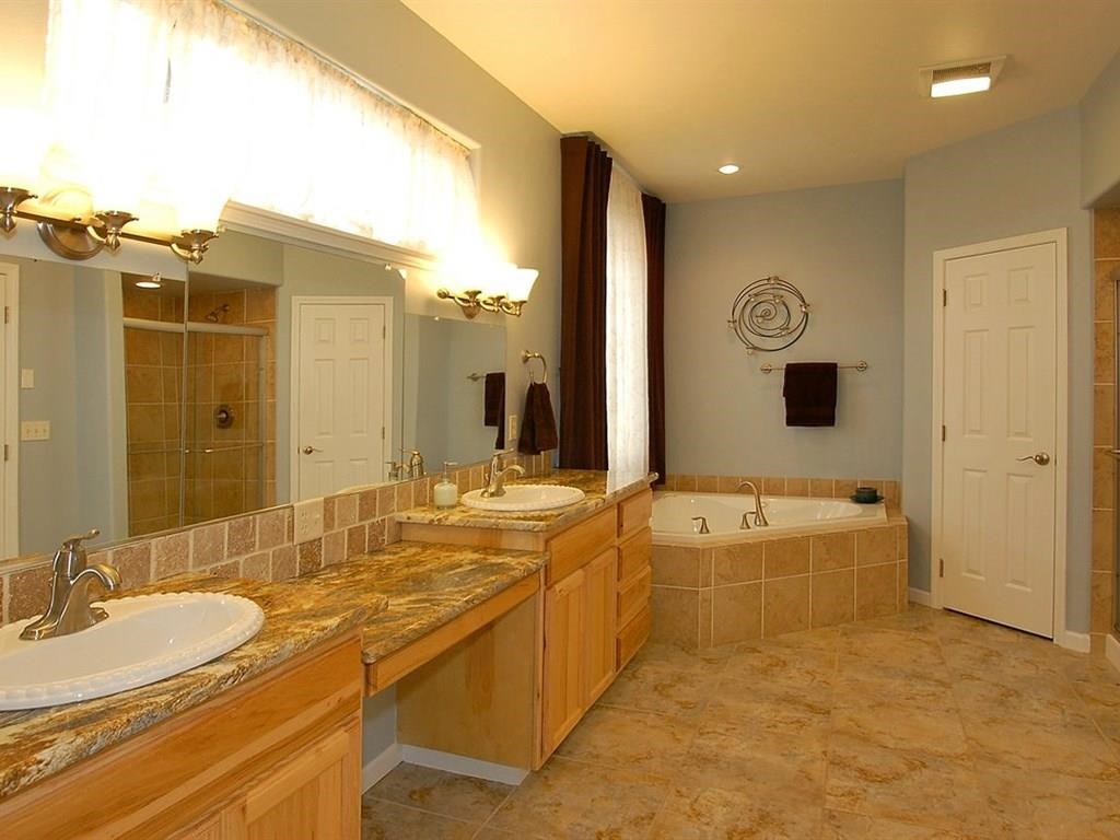 2311 S Scenic Blvd - Photo 12