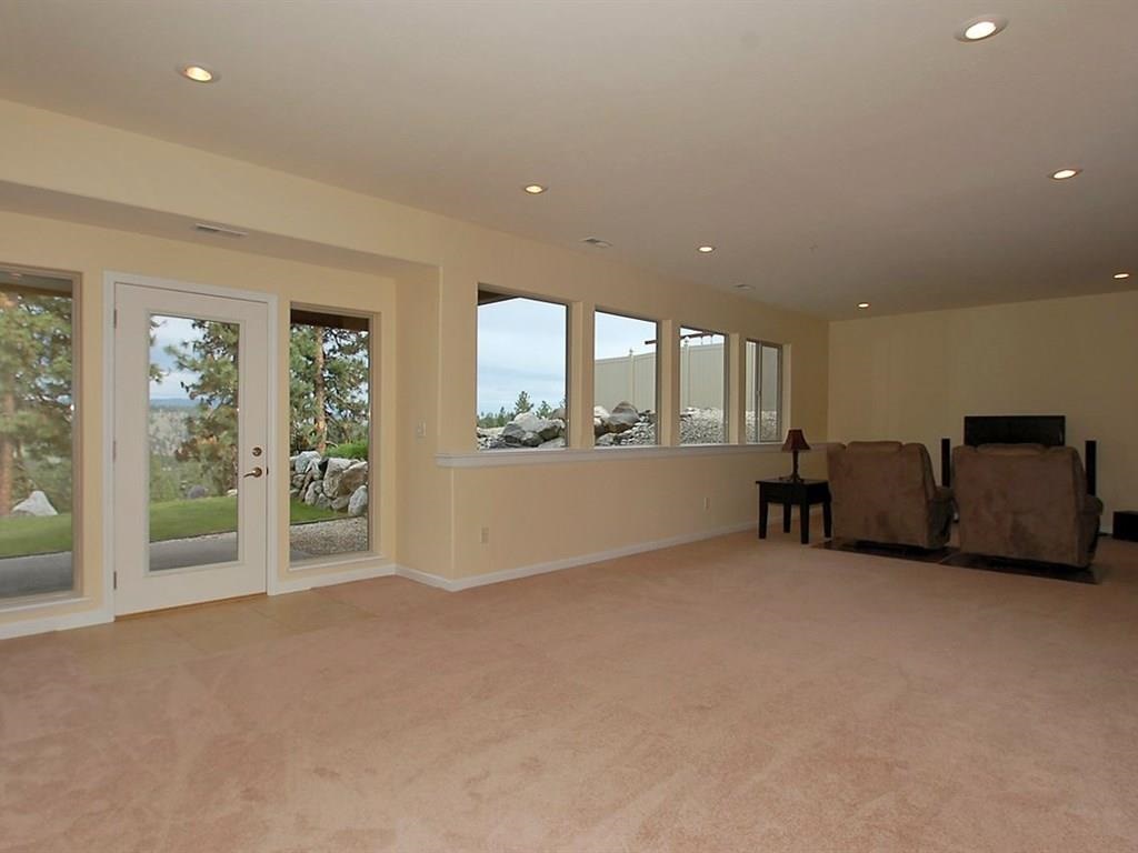 2311 S Scenic Blvd - Photo 14
