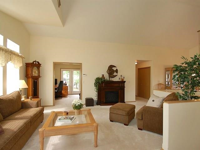18 W Crest View Ave - Photo 2