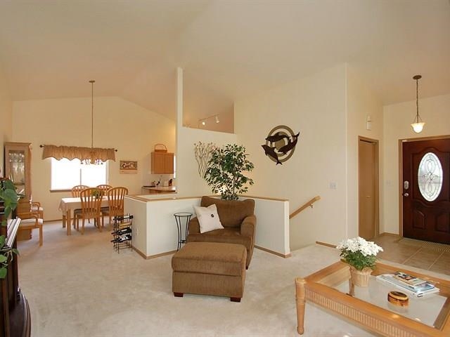 18 W Crest View Ave - Photo 3