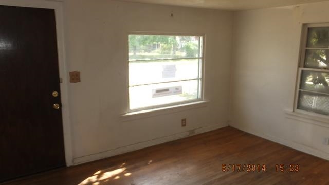 2123 E Queen Ave - Photo 2