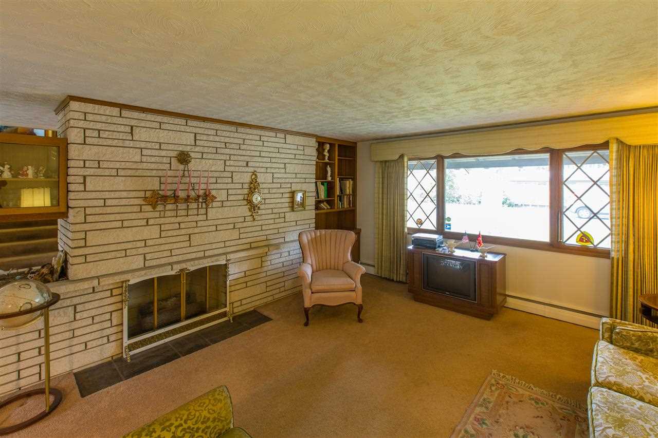 1728 E 38th - Photo 3