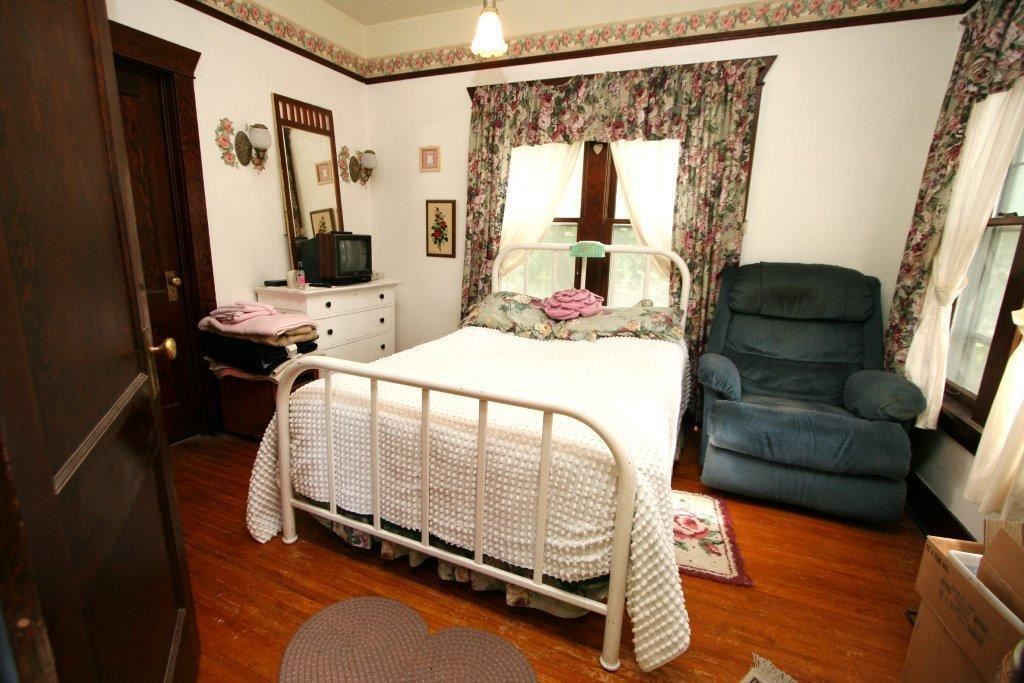 108 S 2nd St - Photo 9