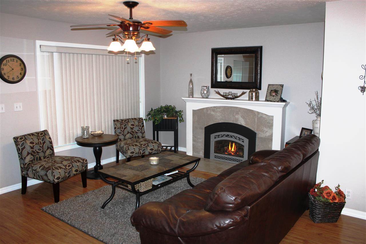 5303 N Oak St - Photo 2