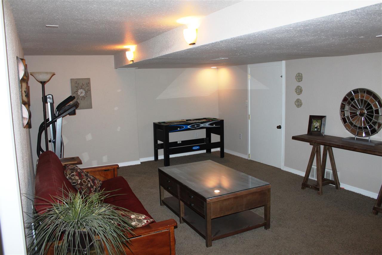 5303 N Oak St - Photo 15