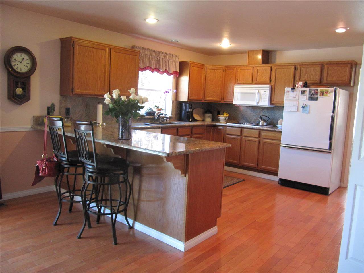 7211 S Plymouth Rd - Photo 3