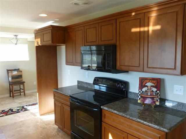 908 N Summit Blvd - Photo 3