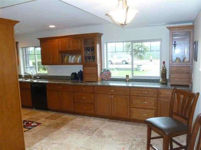 908 N Summit Blvd - Photo 4