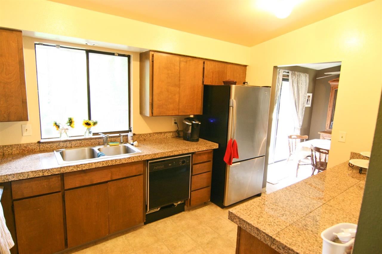 1022 S MARIAM St - Photo 5