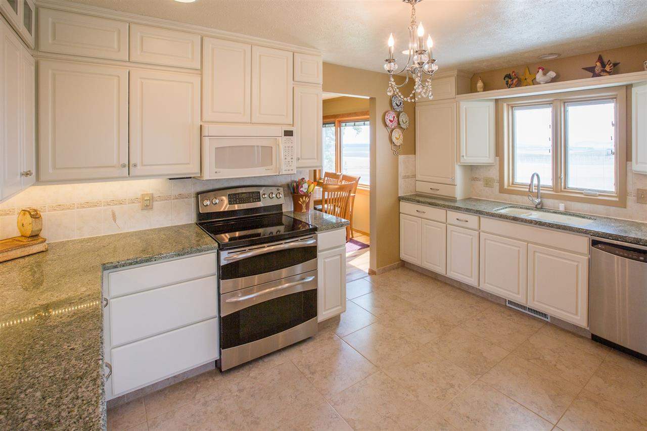 1127 N Ladd Rd - Photo 3