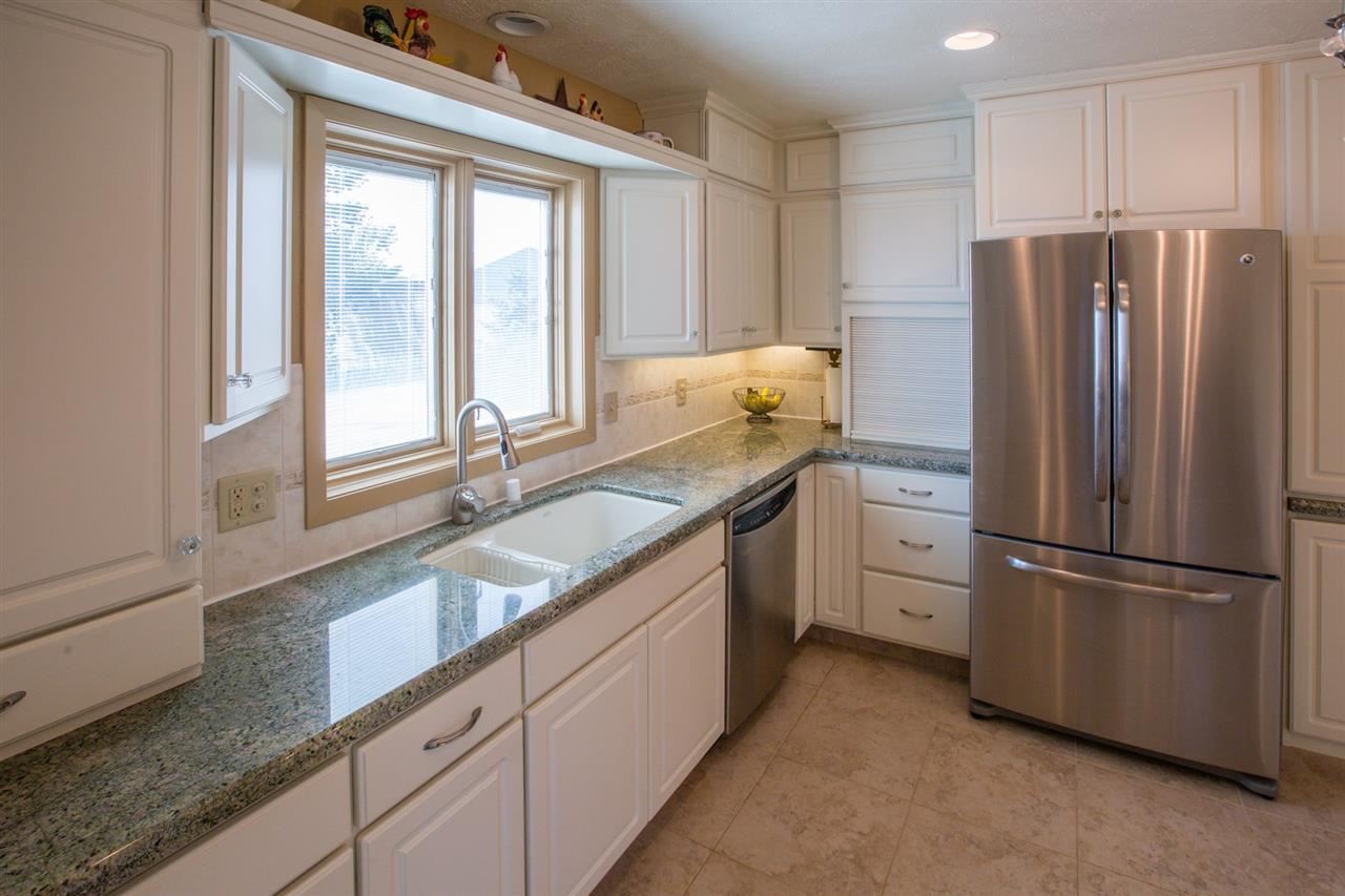 1127 N Ladd Rd - Photo 4