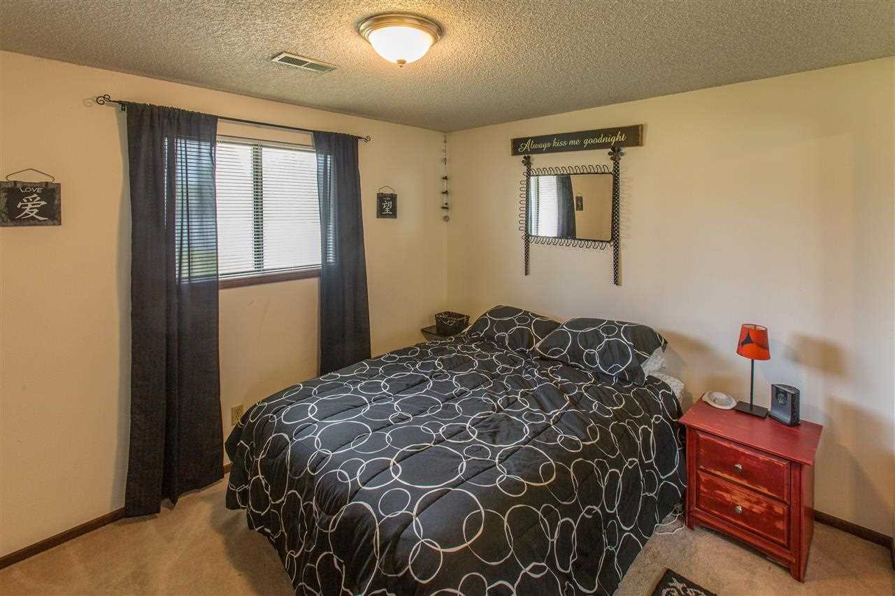 15114 E 2nd Ave - Photo 13