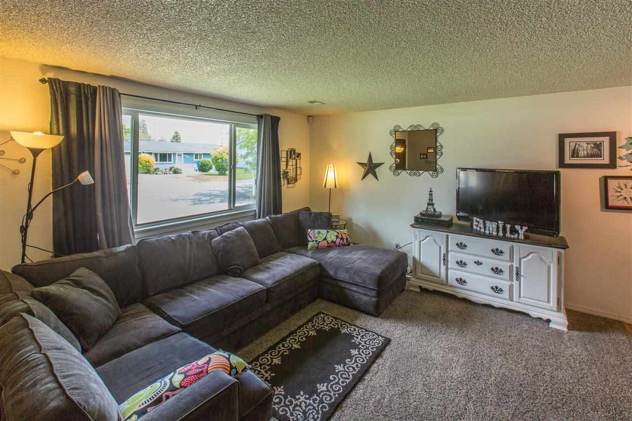 15114 E 2nd Ave - Photo 4
