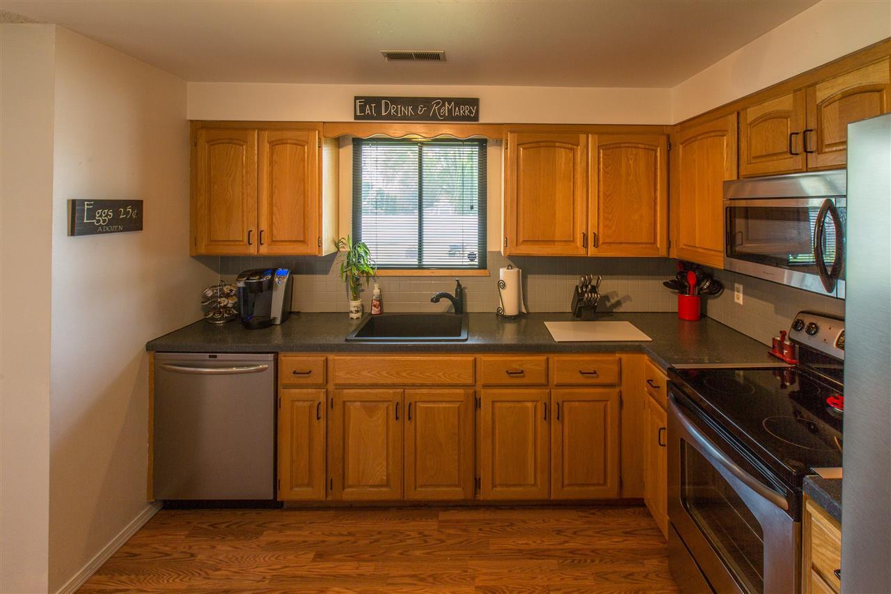 15114 E 2nd Ave - Photo 8