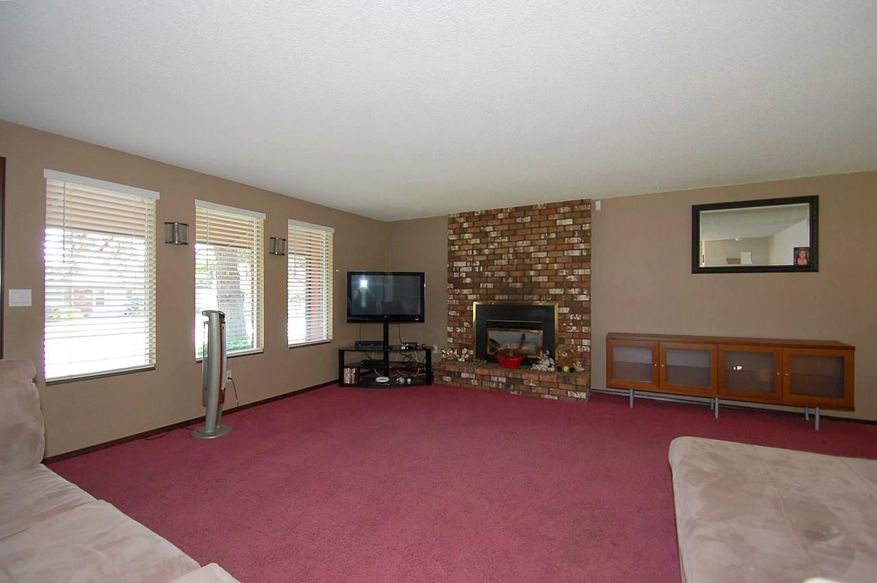 1207 N Best Rd - Photo 3