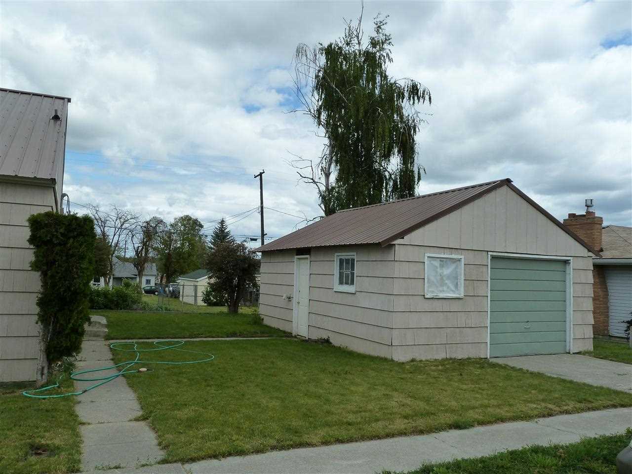 1016 Merriam St - Photo 6