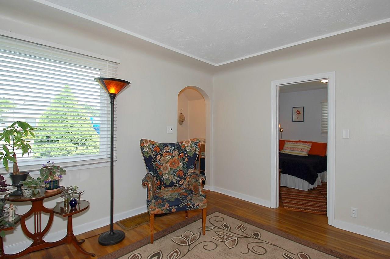 108 E Providence - Photo 4