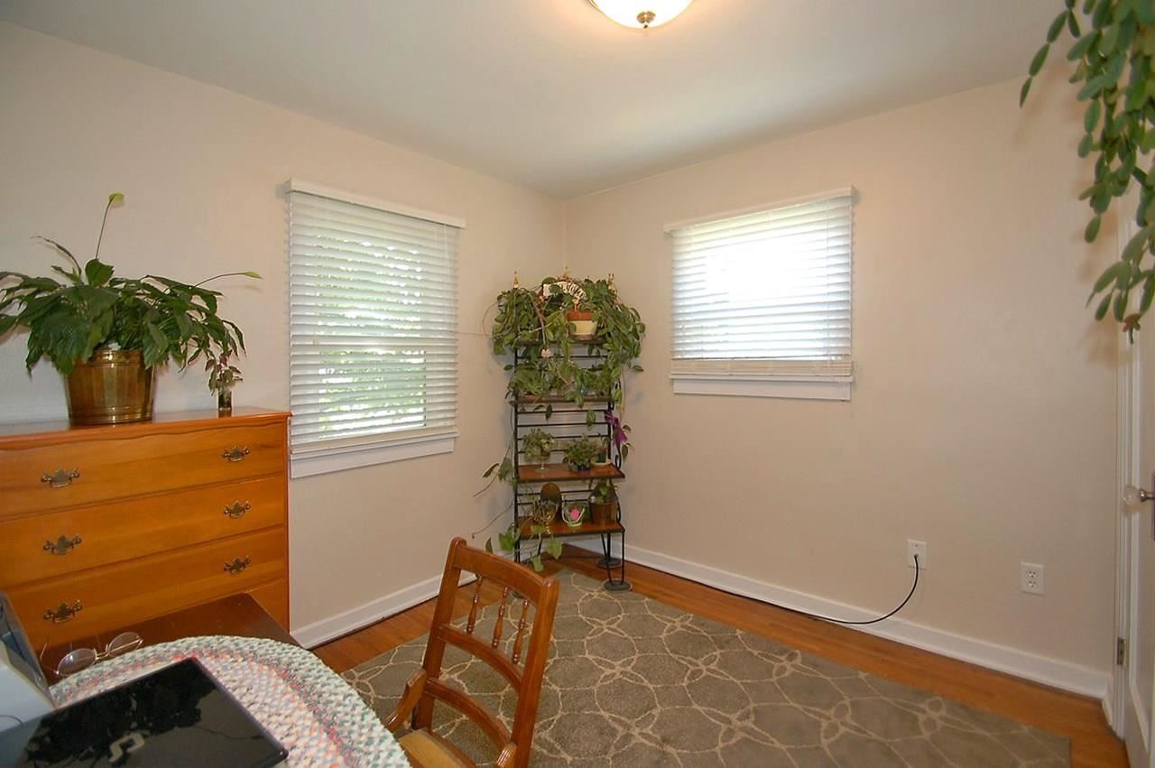 108 E Providence - Photo 9