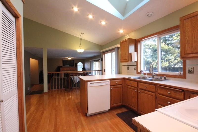 3307 E 65th Ave - Photo 5