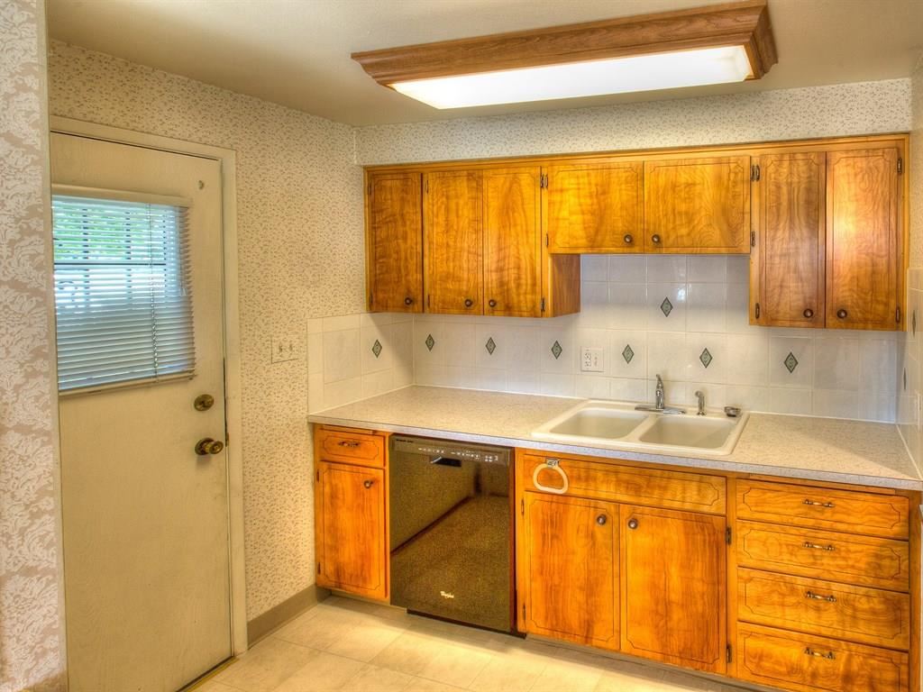 2925 W Francis - Photo 8