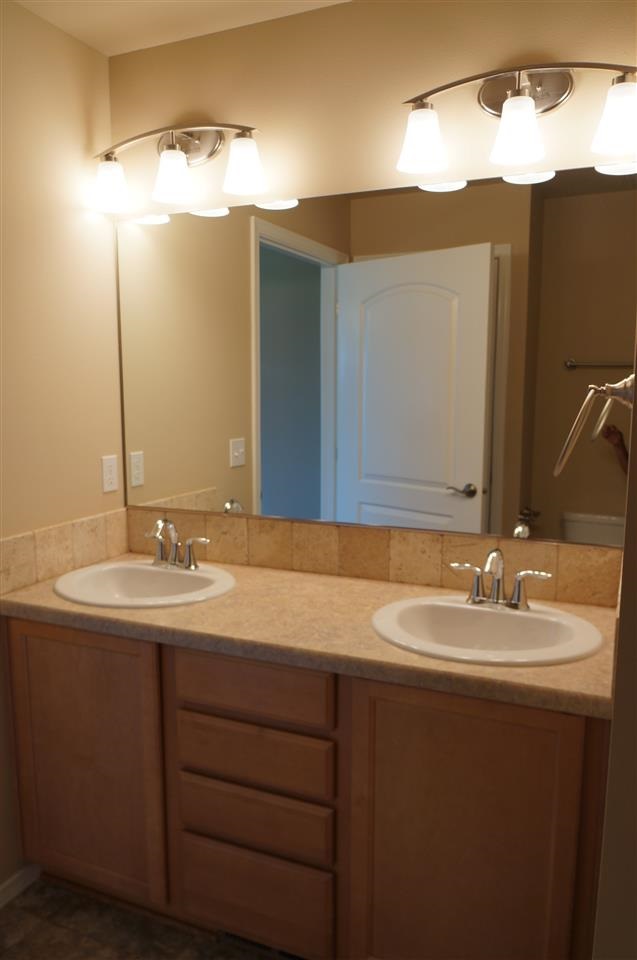 1322 N Robie - Photo 12