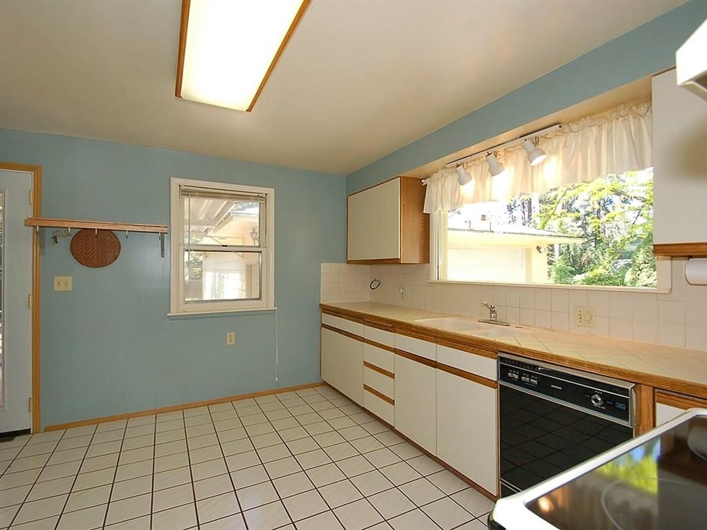 13002 E Blossey Ave - Photo 7