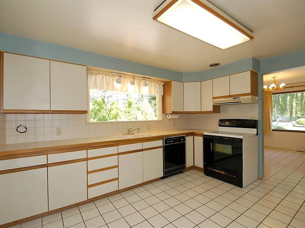 13002 E Blossey Ave - Photo 8