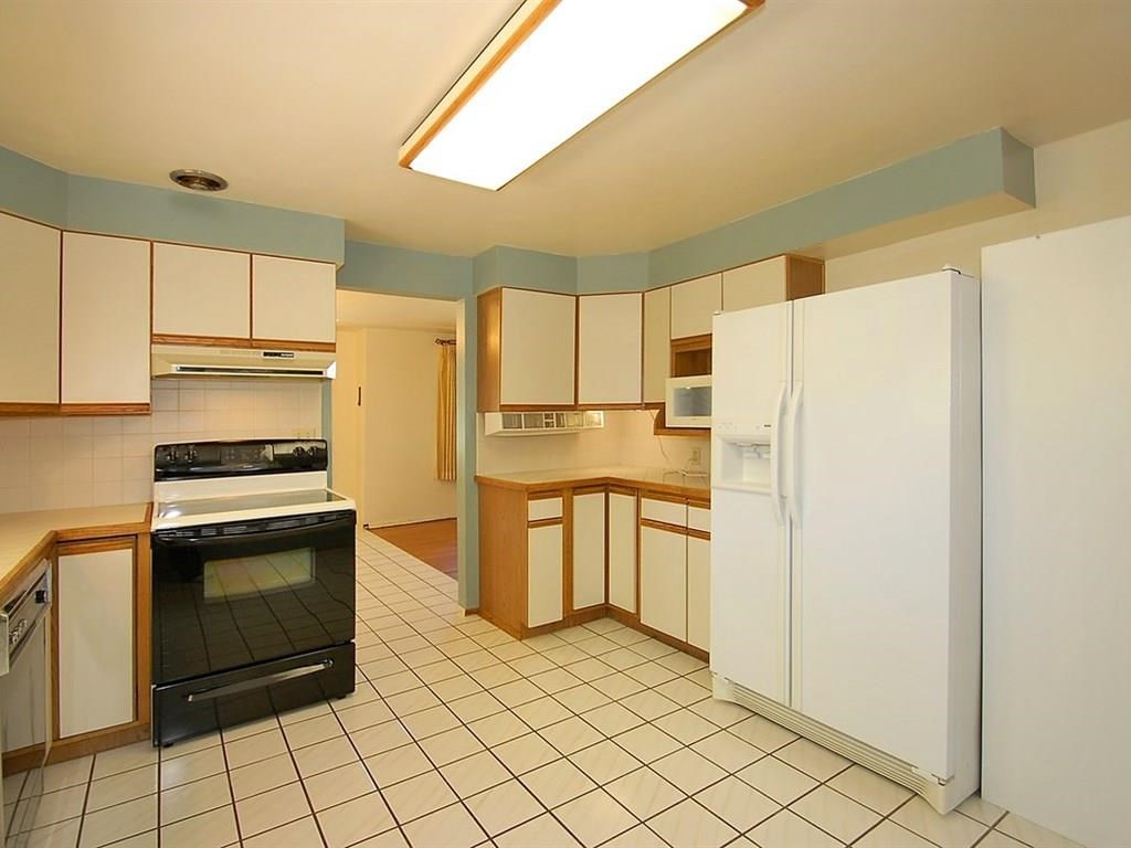 13002 E Blossey Ave - Photo 9