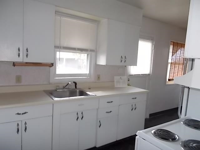 5717 N Elm St - Photo 3