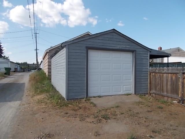 5717 N Elm St - Photo 10