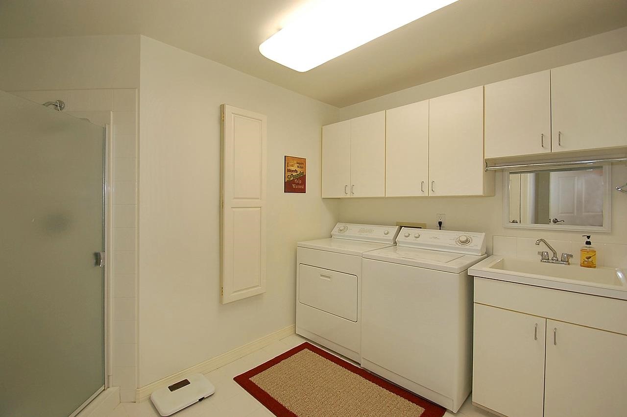 8812 N Kensington Dr - Photo 12