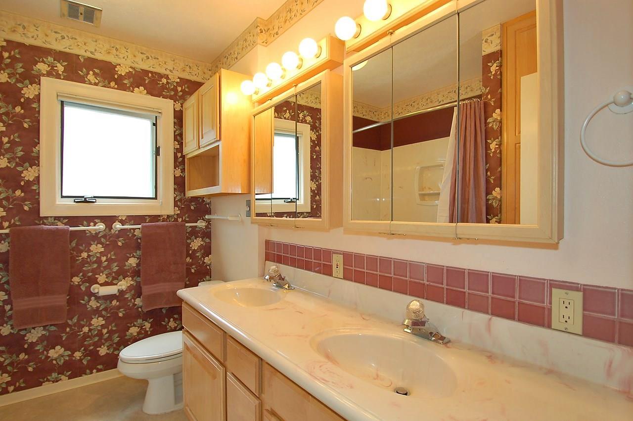 1638 S Maple Blvd - Photo 11